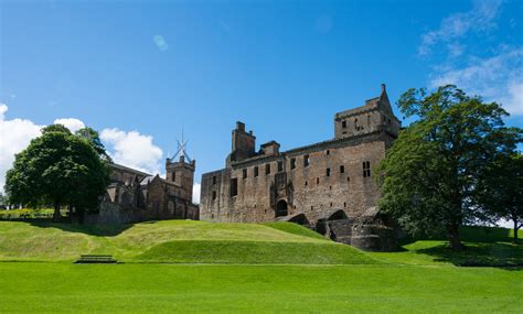 Linlithgow Palace and Blackness Castle re-open-Tourism News Scotland