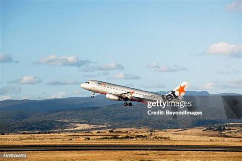 Jetstar Airbus A320 Photos and Premium High Res Pictures - Getty Images