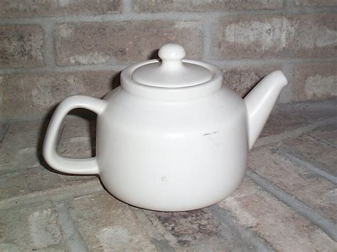 Vintage McCoy Pottery White Ceramic Pottery Teapot Item #279 For Sale | Antiques.com | Classifieds