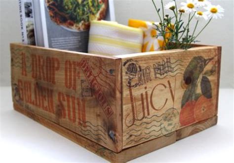 45 DIY Wood Pallet Crafts and Art Projects - FeltMagnet