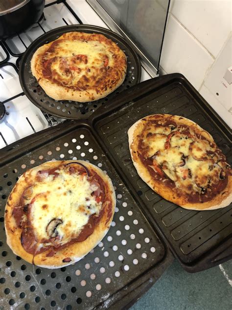 Standard dough, individual toppings. : r/Pizza