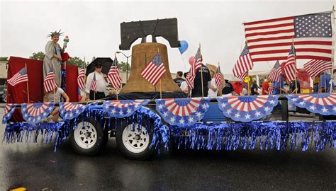 America the Beautiful in Newburyport | Parade float theme, Christmas parade floats, Parade float diy