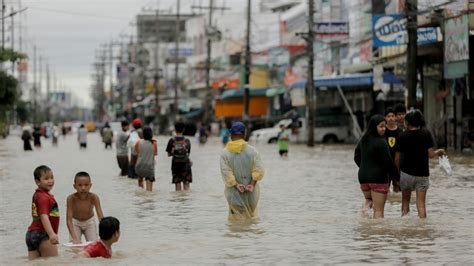 Unseasonable Flooding Kills Dozens in Thailand; More Rain on Way