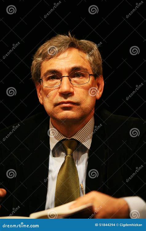 Orhan Pamuk editorial stock image. Image of bestrafen - 51844294