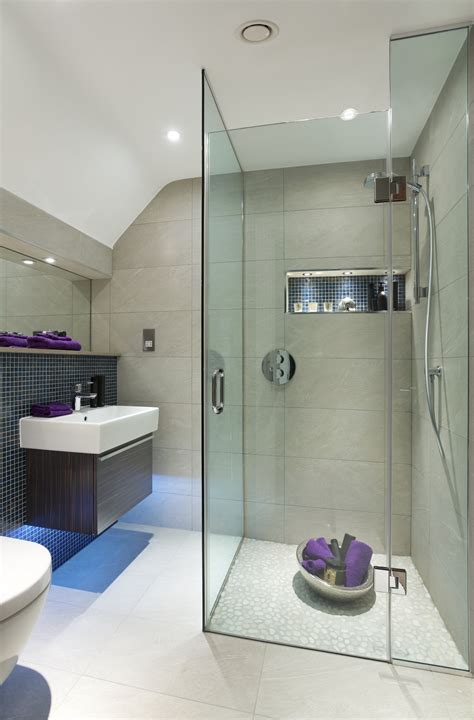 Small Bathroom Suites Ideas - BEST HOME DESIGN IDEAS