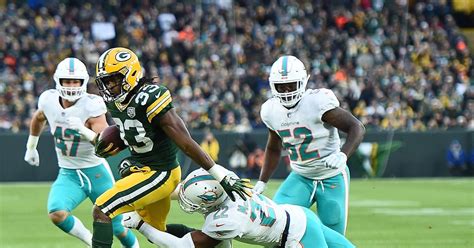 Highlights of Packers 31-12 win over Dolphins