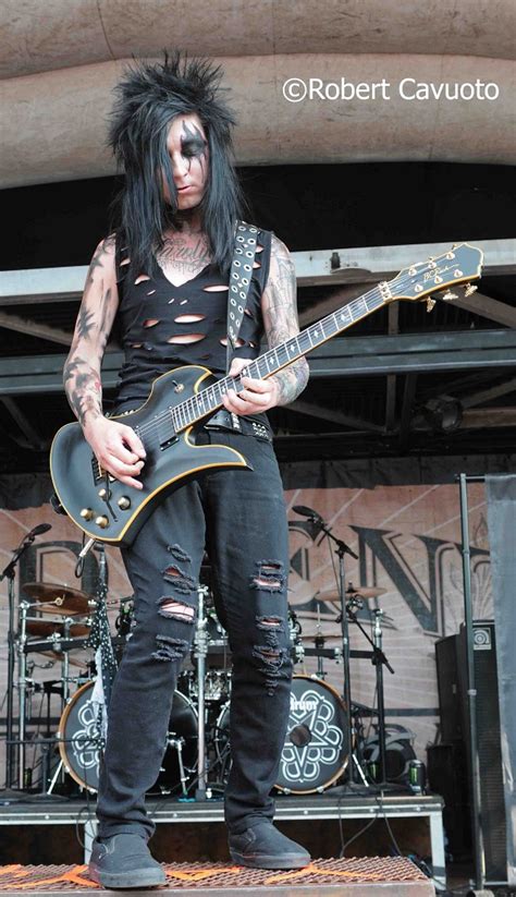 Black Veil Brides Live: Stripped Down, Raw and In Your Face | GuitarInternational.com