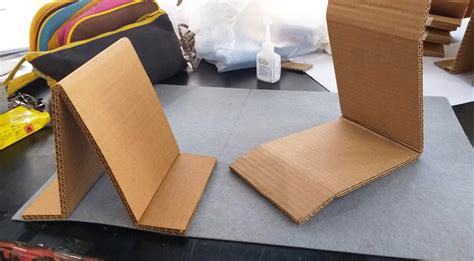 Cardboard Book Stand : 8 Steps (with Pictures) - Instructables