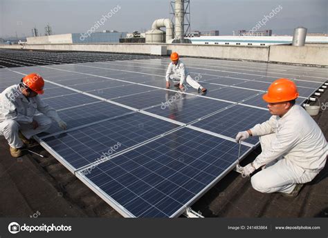 Chinese Workers Install Solar Panels Rooftop Photovoltaic Power Plant ...