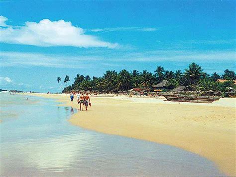 Hikkaduwa Beach in Sri Lanka is so famous , Why? - Sri Lanka Tourism