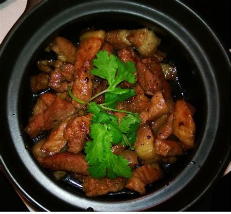 Peppercorn pork in clay pot (thịt kho tiêu) | Asian cooking, Pork recipes, Food