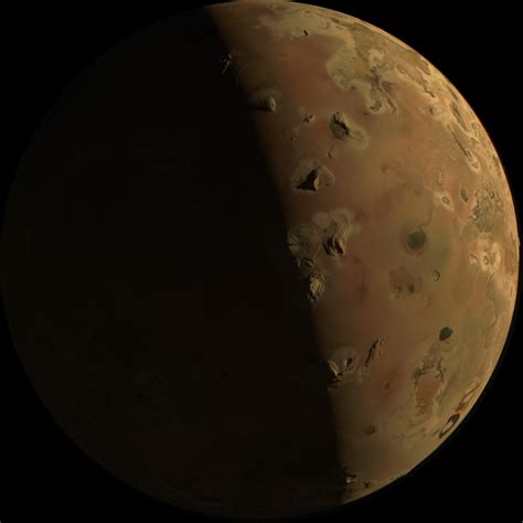 Take a look at these astonishing new images of Jupiter's volcanic moon ...