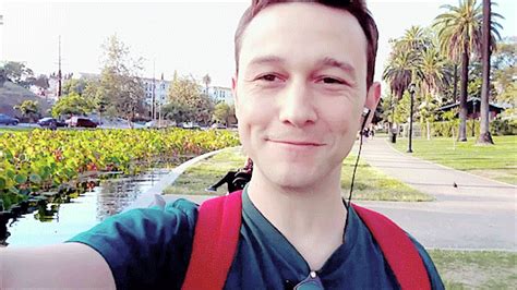 So innocent. | These GIFs Of Joseph-Gordon Levitt Will Definitely Make You Smile Lg V10, Lg ...