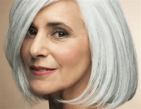 8 Flawless Tips For Makeup for Hooded Eyes Over 50