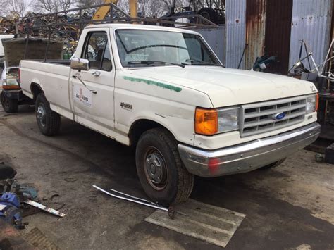 Salvage 1990 Ford FORD F250 PICKUP Full-Size Pickup For Parts ...