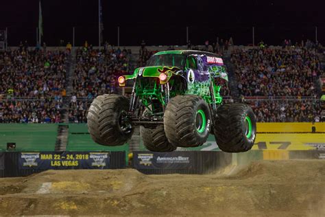 Krysten Anderson carries on family’s Grave Digger legacy in Monster Jam Triple Threat Series ...