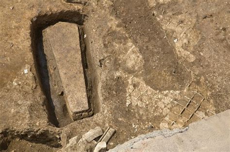 Tomb Found At Richard III Burial Site To Be Opened | HuffPost