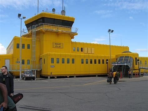 Morton's Musings: Iqaluit airport