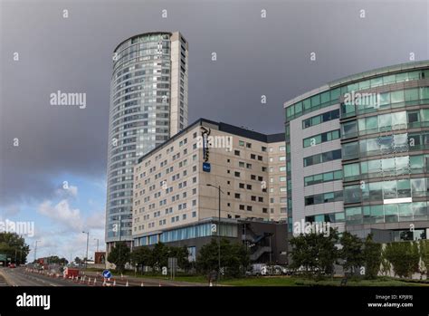 Beetham Tower and Radisson Blu Hotel in Liverpool, Merseyside, UK Stock ...