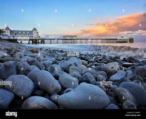 Penarth Beach Stock Photos & Penarth Beach Stock Images - Alamy