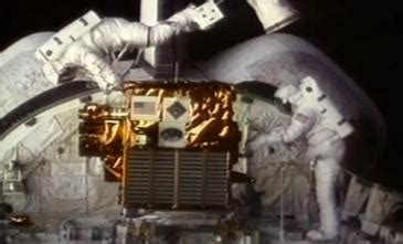 Dr Michael Foale (1975)'s historic spacewalk | Queens' College