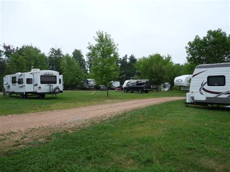 Country Villa Motel & Country Camping - 4 Photos - Chippewa Falls, WI