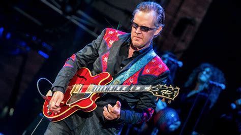 JOE BONAMASSA Featured Guest On New Episode Of Billboard's Behind The ...