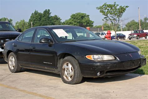 PONTIAC GRAND PRIX - Review and photos