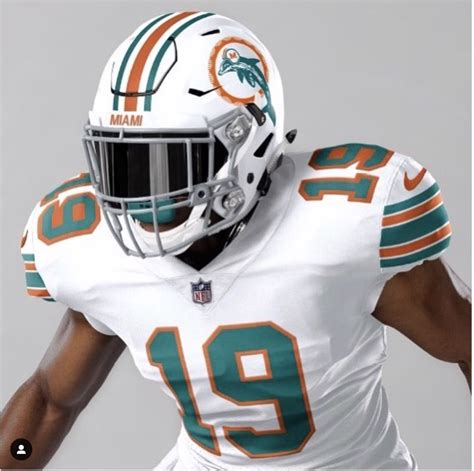 There is a solution to the Miami Dolphins logo and uniform conundrum