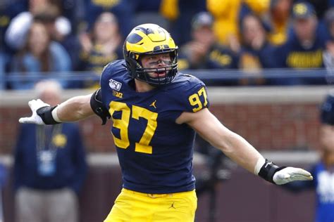 Michigan's Aidan Hutchinson: 'I'm Willing To Die For This' - Sports Illustrated Michigan ...