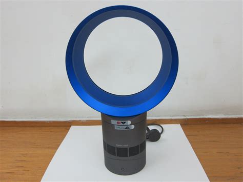 Dyson AM06 Desk Fan 25cm (Iron/Blue) « Blog | lesterchan.net
