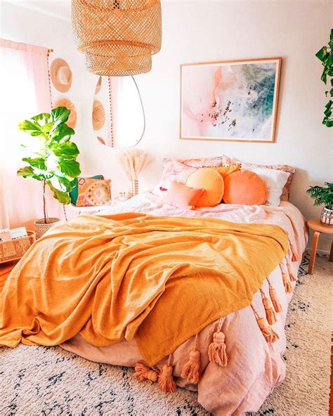 Golden sunset vibes in the bedroom ☀️ Did a lil refresh with these ...