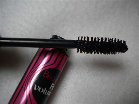 Nika's Beauty Land: BOURJOIS Beauty' Full volume mascara