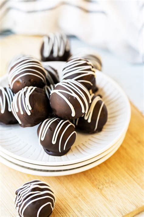 Chocolate Cake Balls Recipe - Best Desserts