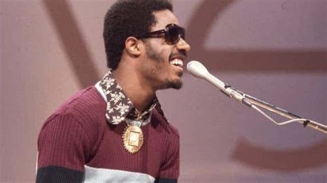 10 Best Stevie Wonder Songs of All Time - Singersroom.com