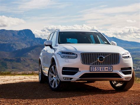 White Volvo XC90 Car 2K wallpaper download