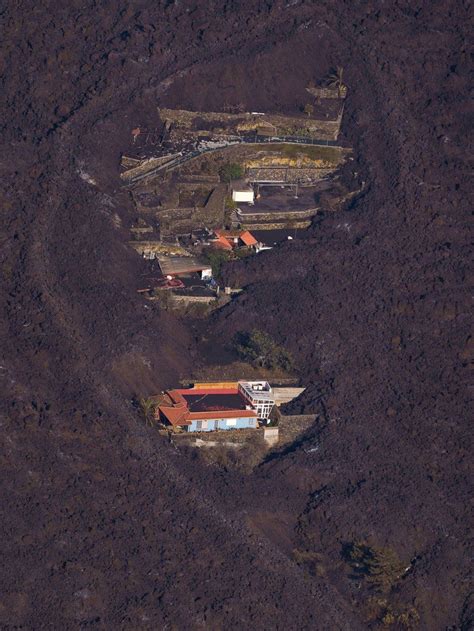 La Palma volcano: Visual guide to what happened - BBC News