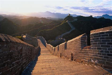 Great Wall of China – Famous Wonders of the World: Best Places to Visit & See Travel Pictures