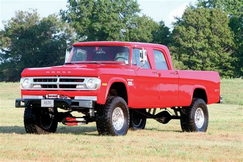 1970 Dodge Crew Cab - Cummins Swap Power Wagon front three quarters ...