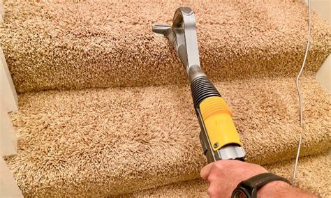 How To Clean Carpet On Stairs [With Machine and By Hand]