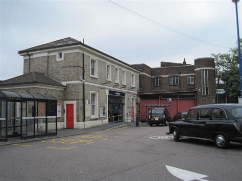 Feltham railway station, London © Nigel Thompson cc-by-sa/2.0 ...