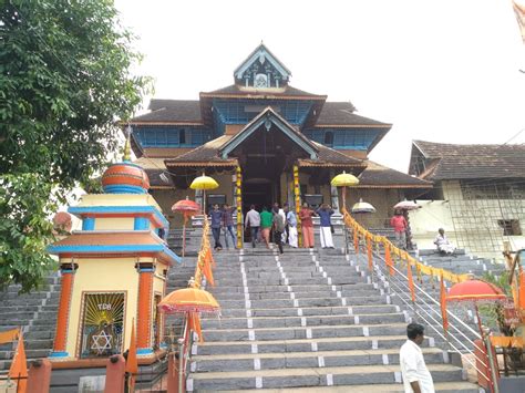 Hindu Temples of India: Aranmula Parthasarathy Temple, Pathanamthitta, Kerala