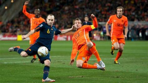 Hijo de Iniesta recreó el gol de su padre de la Final del Mundial de 2010