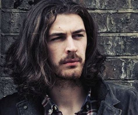 Hozier Biography - Facts, Childhood, Family Life & Achievements