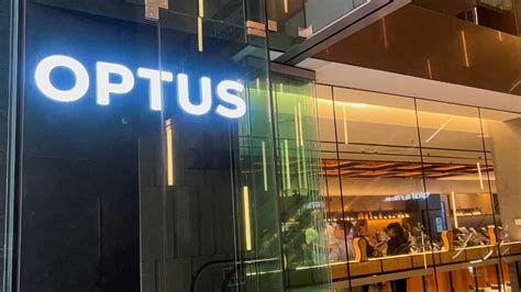 Australia: Optus CEO Kelly Bayer Rosmarin quits after network-wide outage - Business & Economy News