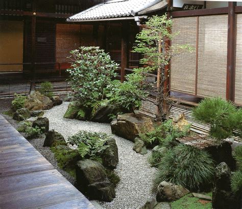 12 Wonderful Indoor Rock Garden Ideas That Can Enhance Your Home Style - DEXORATE | Japanese ...