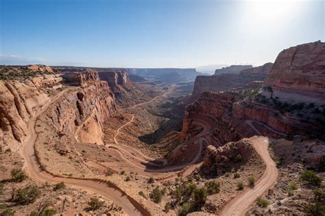 Mesa Arch at Sunrise: A Photographer's Experience - Travelffeine