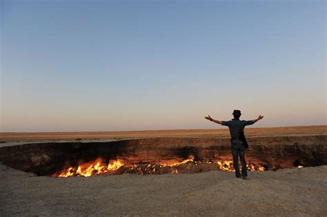 How to visit the Gates of Hell in Turkmenistan - 203Challenges