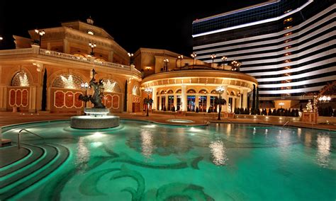 Resort Gallery | Peppermill Resort Hotel, Reno, NV | (866) 821-9996 ...