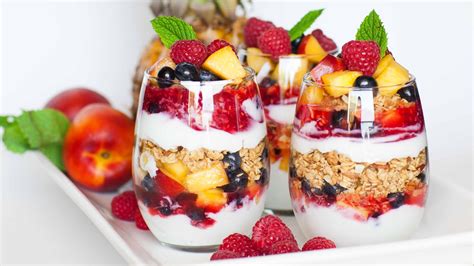 Granola And Fruit Parfait – A Delicious Mouth Watering Fruity Dessert